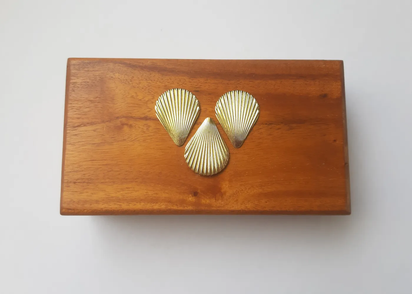 3 Clam Shell Mahogany Box