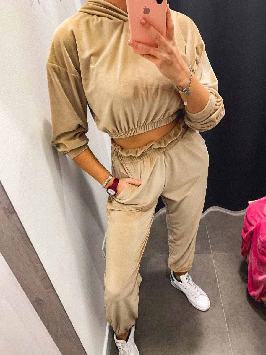 Joggers beige in ciniglia con fondo elastico