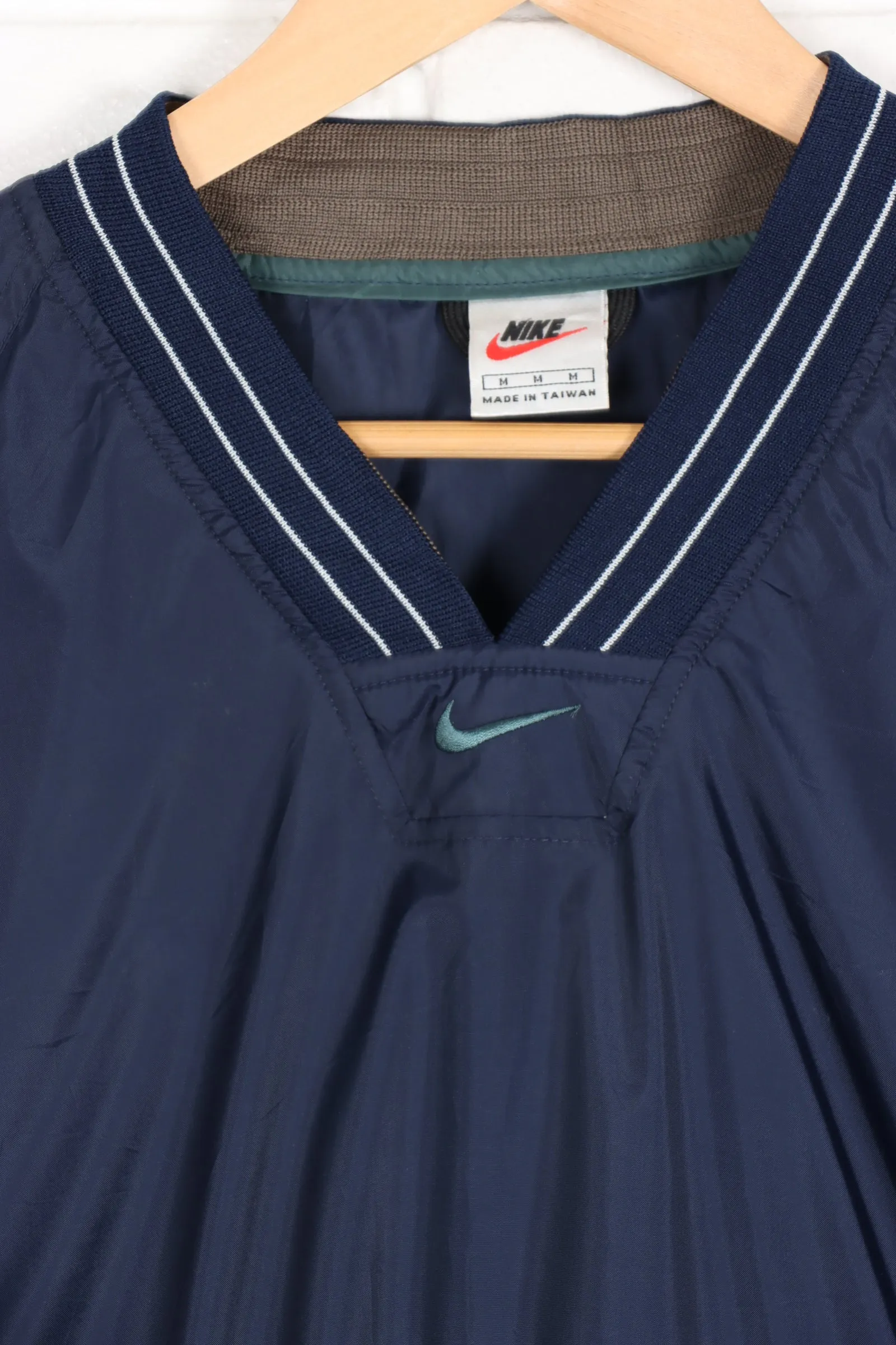 NIKE Centre Swoosh Embroidered Green & Navy Pullover (XL)