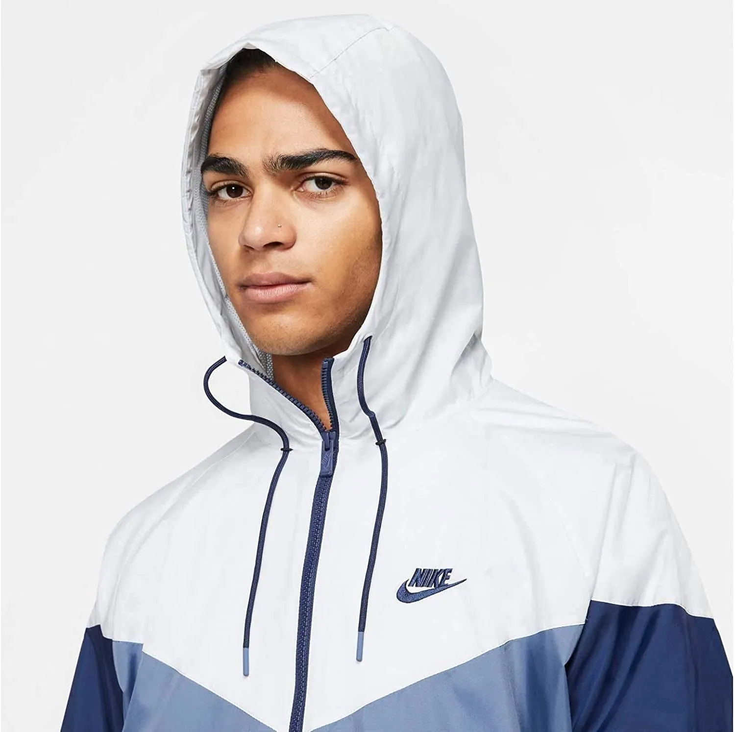 Nike Men's Sportswear Windrunner Hooded Windbreaker AR2191