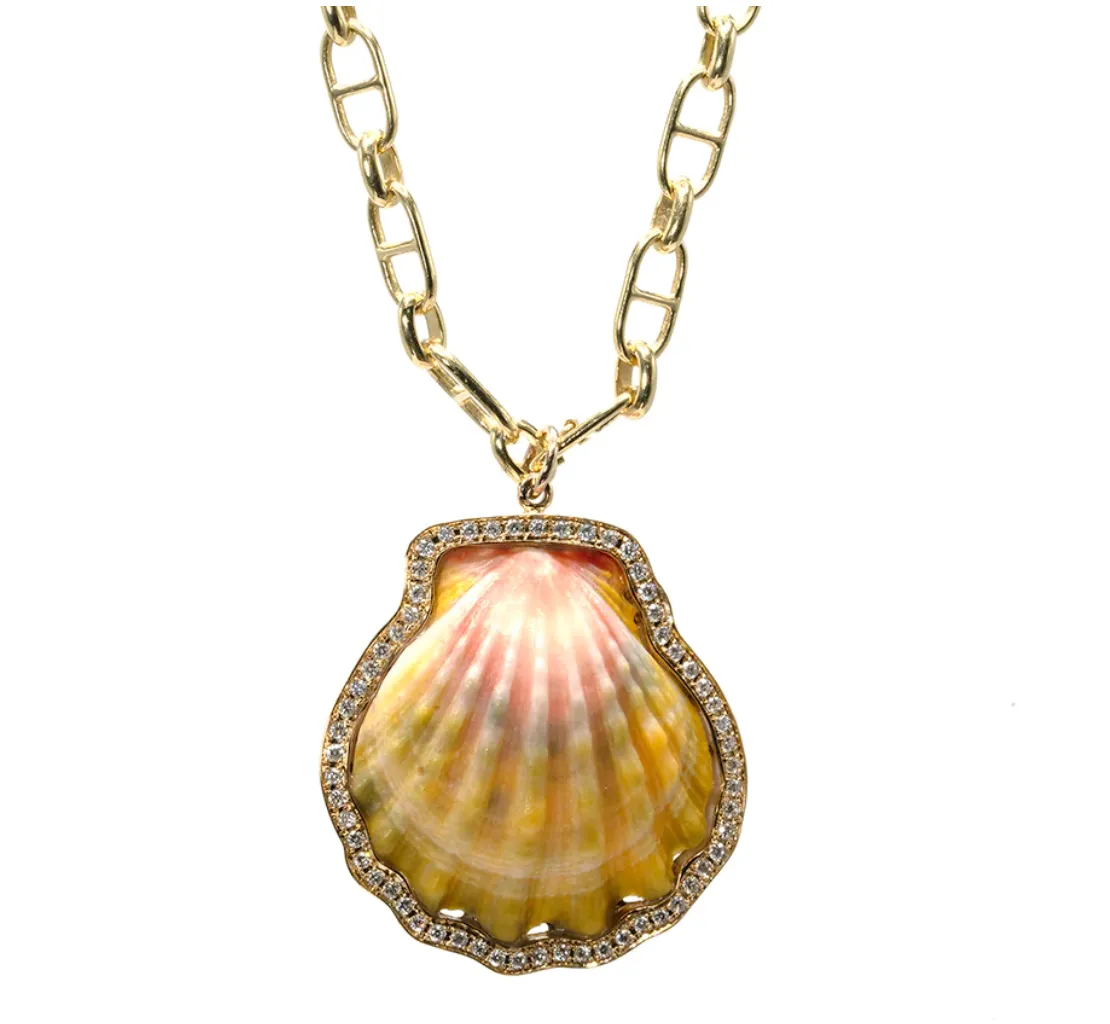 SHELL IN DIAMOND FRAME CHARM