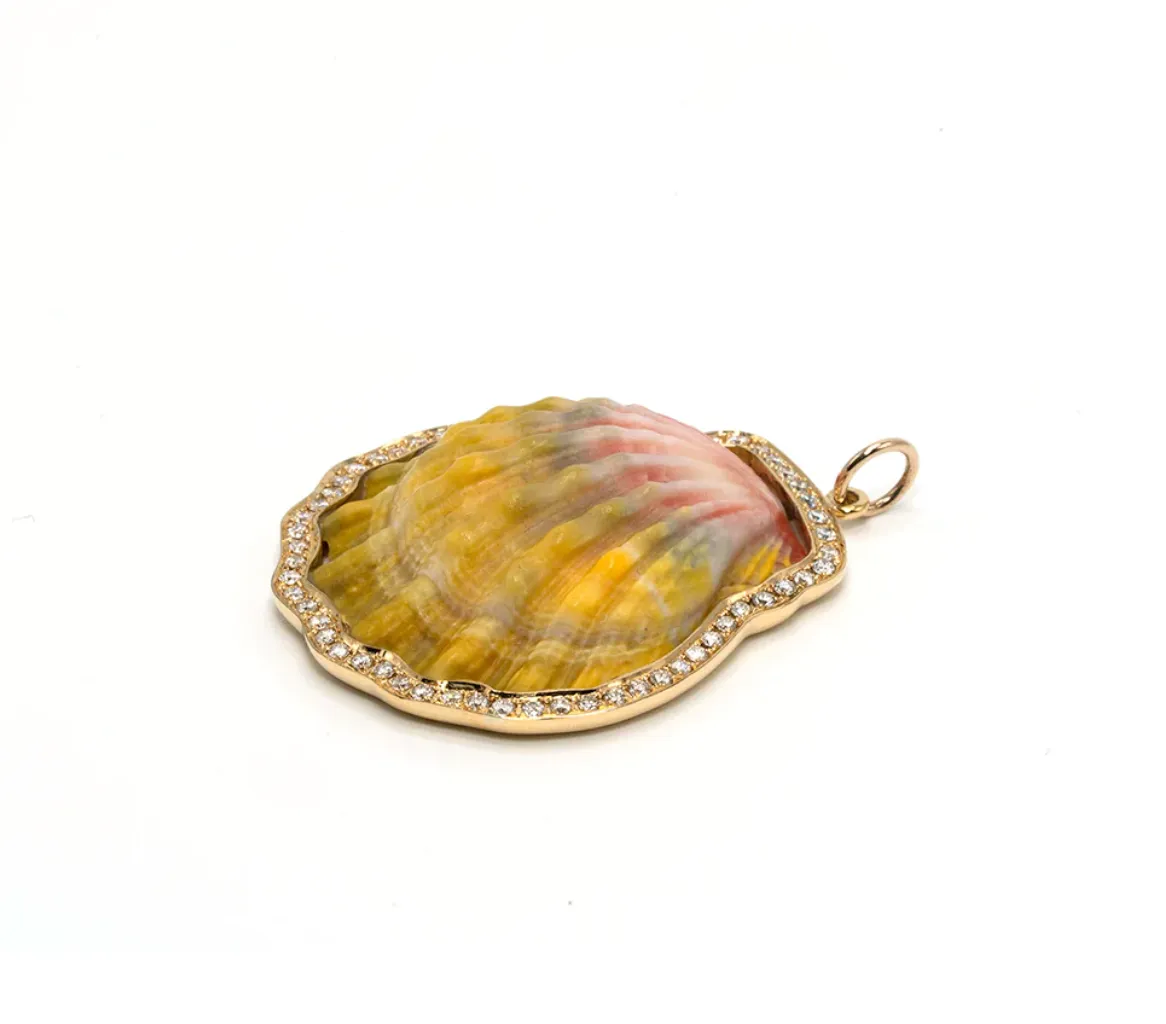 SHELL IN DIAMOND FRAME CHARM