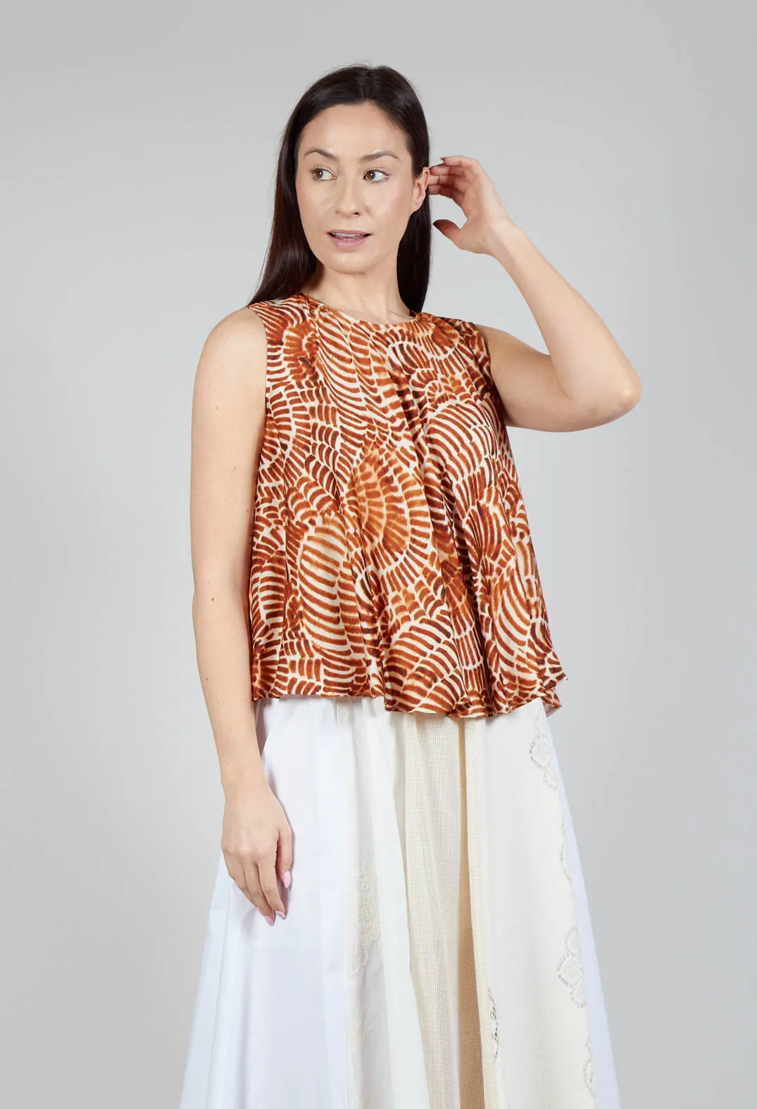 Sleeveless Blouse in Shell Print