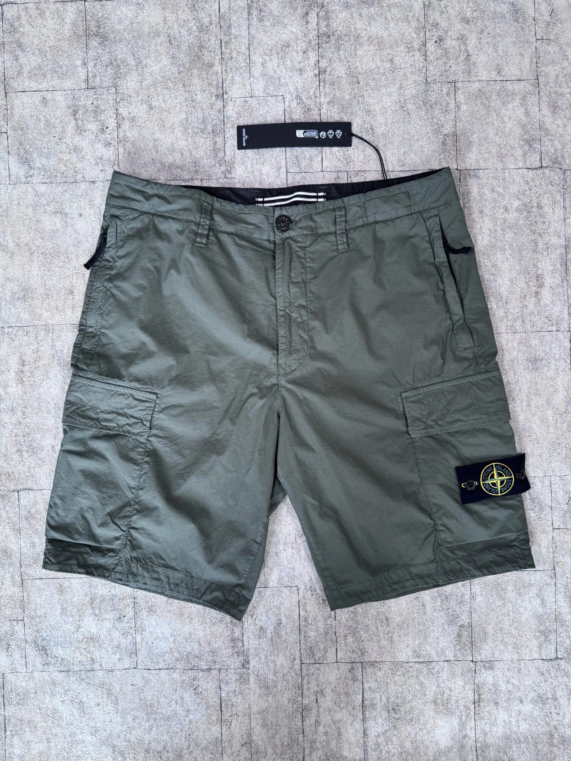 STONE ISLAND CARGO SHORTS