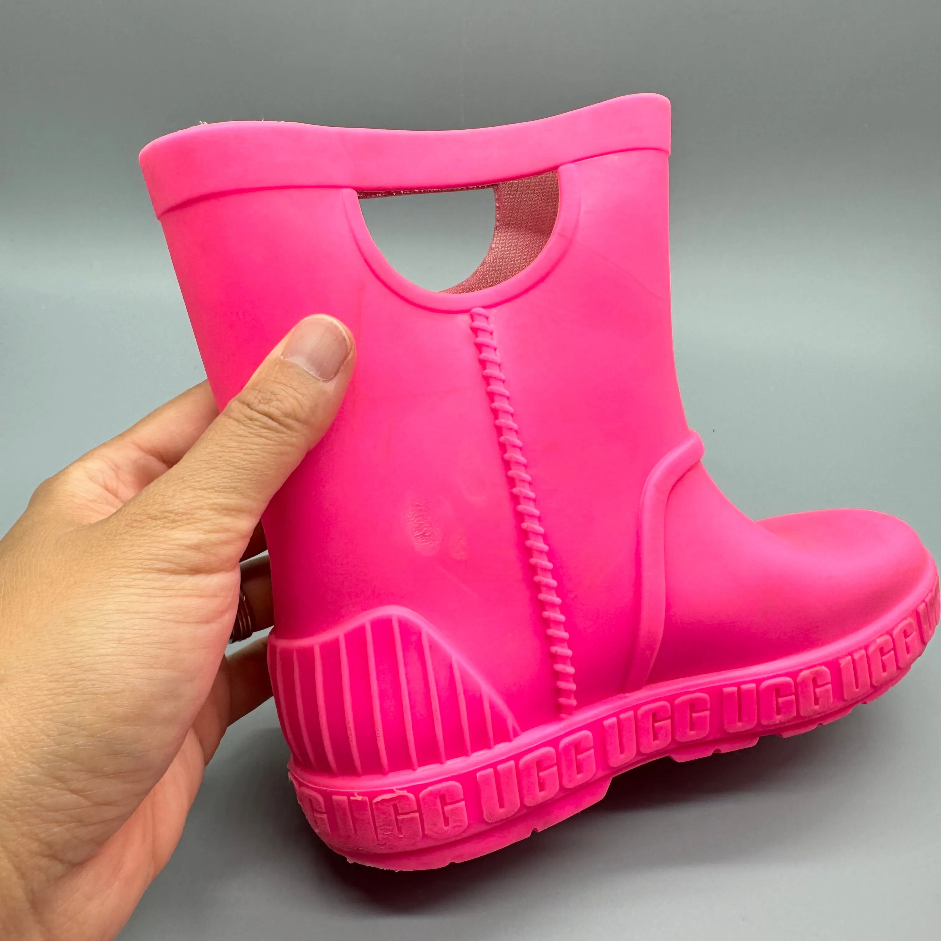 UGG / Rain Boots / US11