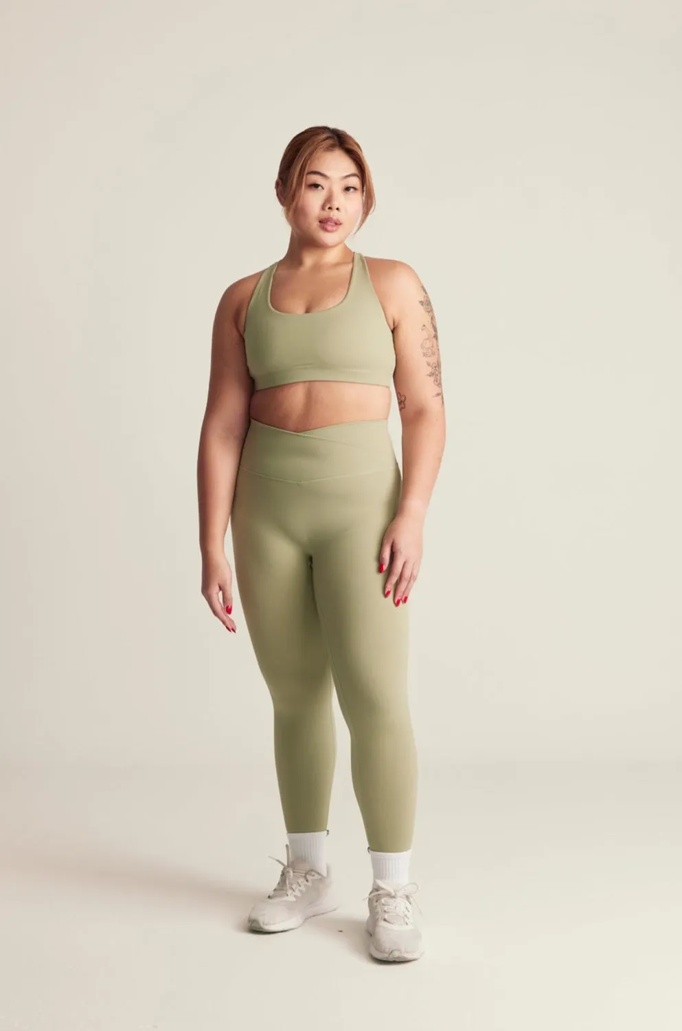 V Leggings (Full 24”) in Matcha Latte